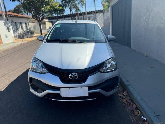 TOYOTA ETIOS 1.5 X PLUS SEDAN 16V FLEX 4P AUTOMÁTICO
